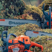 <p>Uitgebreid assortiment tuin- en parkmachines en accessoires.</p>
