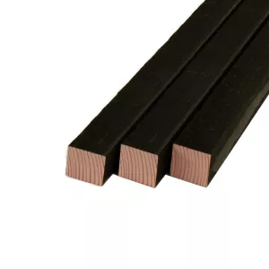 Douglas geschaafde paal 6,5 x 6,5 x 300 cm, zwart gespoten.