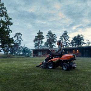 Husqvarna zitmaaier R 216T AWD