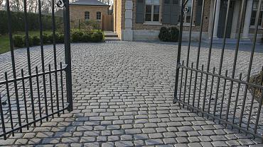 8342002 courtstones basalt 1