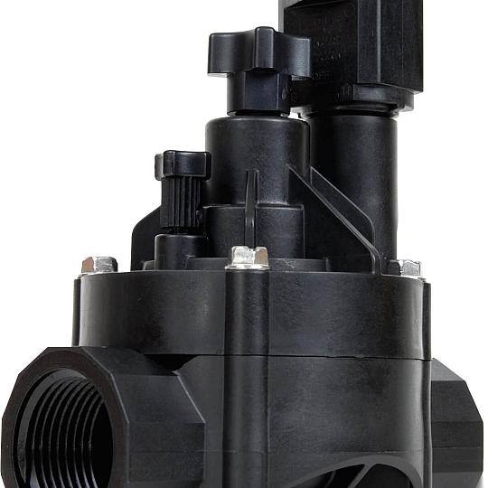 Rain Bird Magneetventiel glass-filled nylon 1" binnendraad 13.8bar 24VAC zwart type PEB