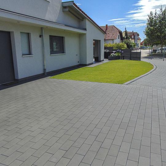 Smartton Aqua 30x15x8 cm Mount Everest Zwart – waterdoorlatende bestratingsteen voor een luxe en duu