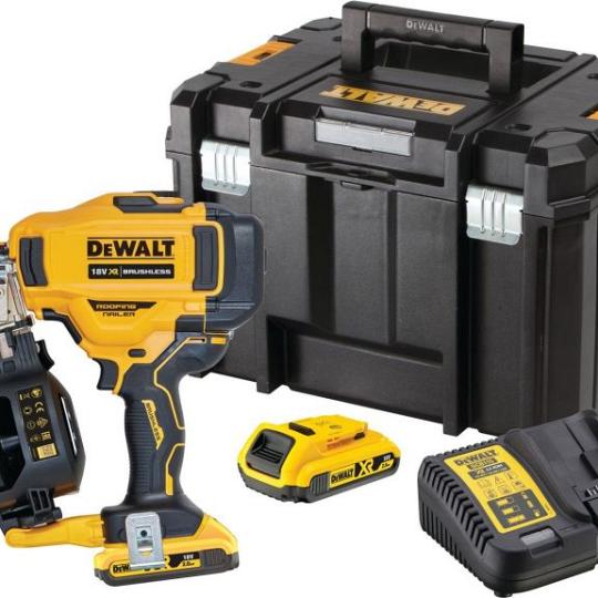 DEWALT Borstelloze Roofing Rolspijkertacker 18V XR (in TSTAK koffer, met 2x 2.0 Ah en XR multilader)