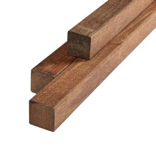 AZ Hardhouten paal fijnbezaagd, gepunt 7 x 7 x 100 cm.