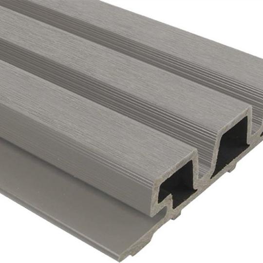 Fiberdeck WEO35 Gardenwall Light Grey – Gevelplank 3,3x17x390 cm (wb 140 mm) FSC® 100%