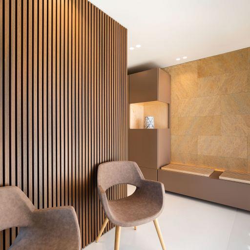 NewTechWood HKC co-extrusie Castellation PRO35 gevelbekleding, 3,3 x 21,5 x 230 cm, Teak.