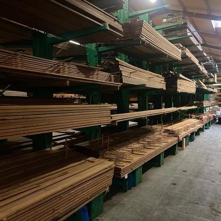 AZ Hardhouten paal fijnbezaagd, gepunt 10 x 10 x 300 cm