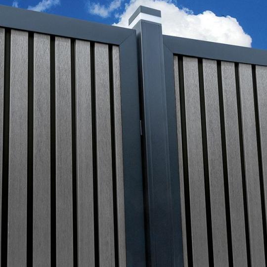 Elephant schutting Stripes houtcomposiet FSC 180x180 cm antraciet met antraciet kader