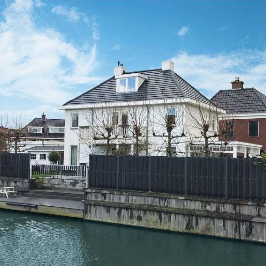 Elephant Schutting Design houtcomposiet FSC/GRS 3,9x90x180 cm halfbreed antraciet met antraciet alu 