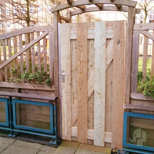 Elephant tuindeur geschaafd Douglas PEFC  48x900x1800mm vlak geschaafd / RVS geschroefd