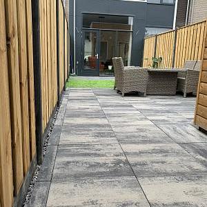 H2O Comfort Square 60x60x4 cm Nero/Grey – Stijlvolle steen voor tuin en terras