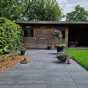 H2O Comfort Square 60x60x4 cm dark sepia – Stijlvolle steen voor tuin en terras