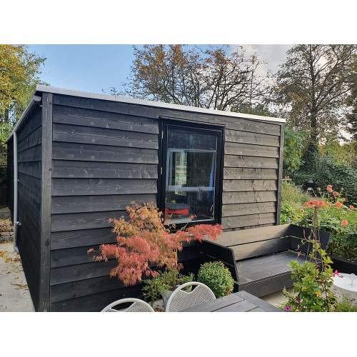 Vuren afdeklijst zwart gespoten t.b.v. beton 180 cm – Strakke afwerking en duurzame bescherming