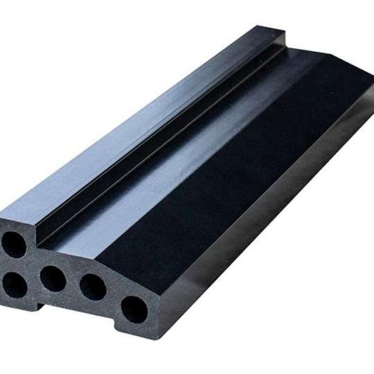 Set 3x Fundamentbalk Composiet 300 cm voor Blokhutten – Duurzame Basis voor een Stabiele Constructie