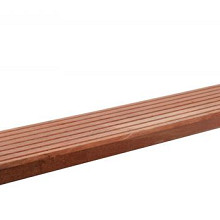 Hardhouten enkelzijdig geprofileerd dekdeel, 2,1 x 14,5 x 365 cm.