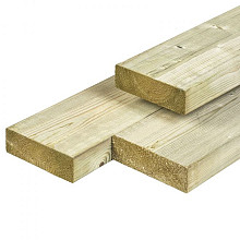 NE vuren ligger 4,5 x 14,5 x 300 cm, gedroogd, groen geïmpregneerd, geschaafd, 4 ronde hoeken, Neutr